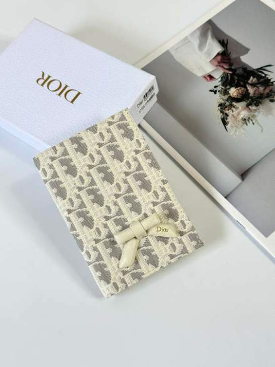Picture of Dior Wallets _SKUfw240695879fw
